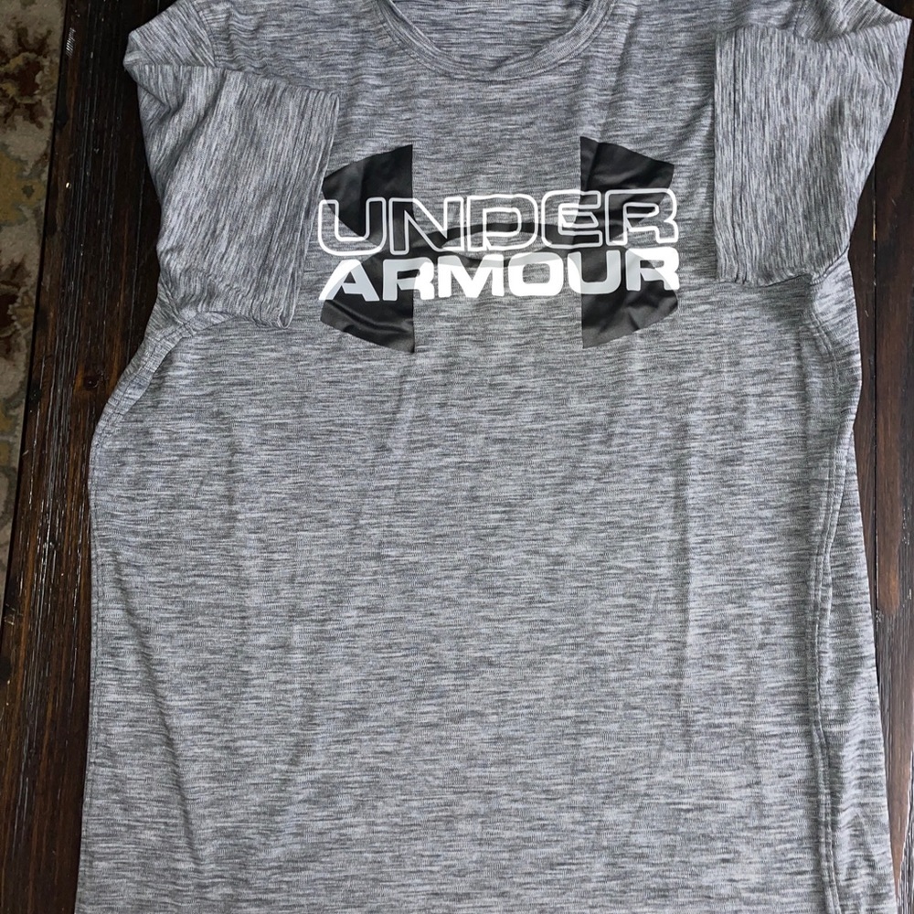Mens Under Armour tshirt